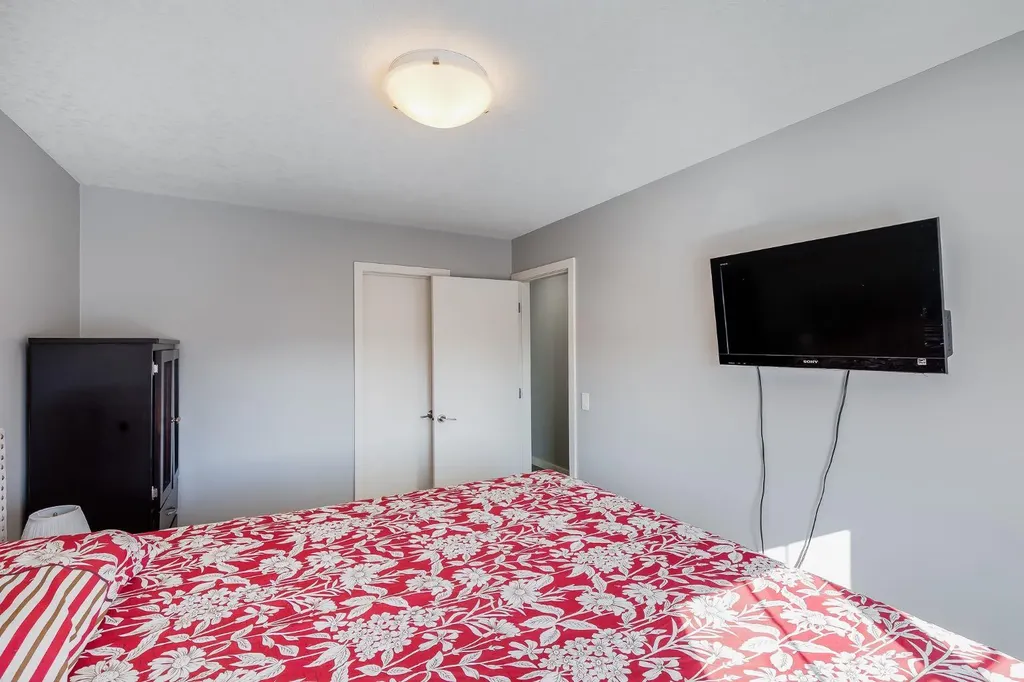 52 Cooperstown Place SW Airdrie AB T4B 3T5
