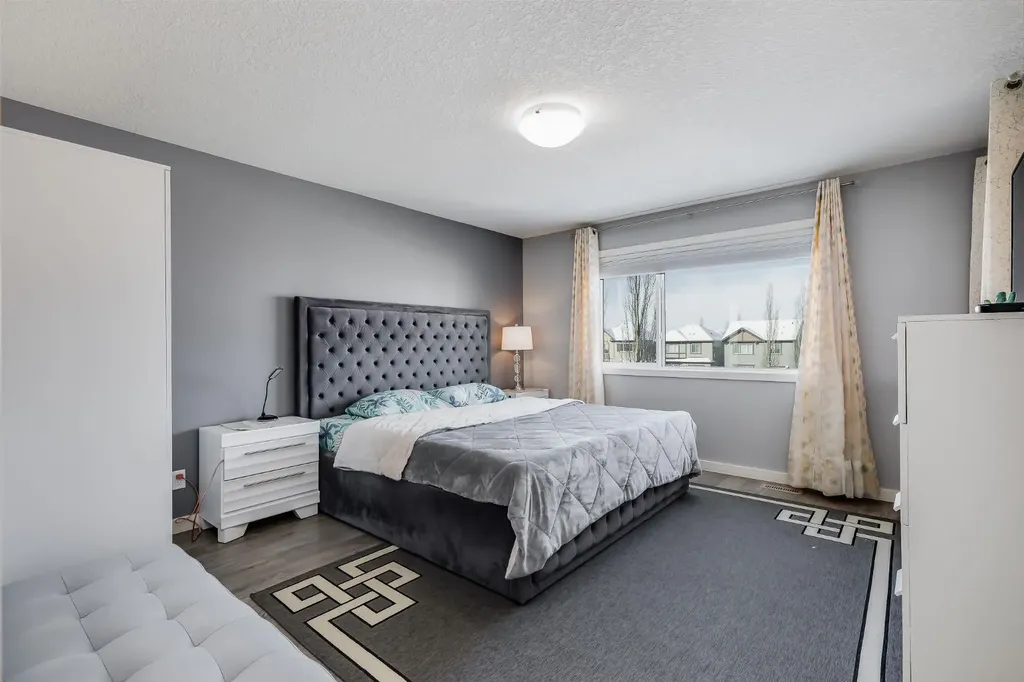 52 Cooperstown Place SW Airdrie AB T4B 3T5