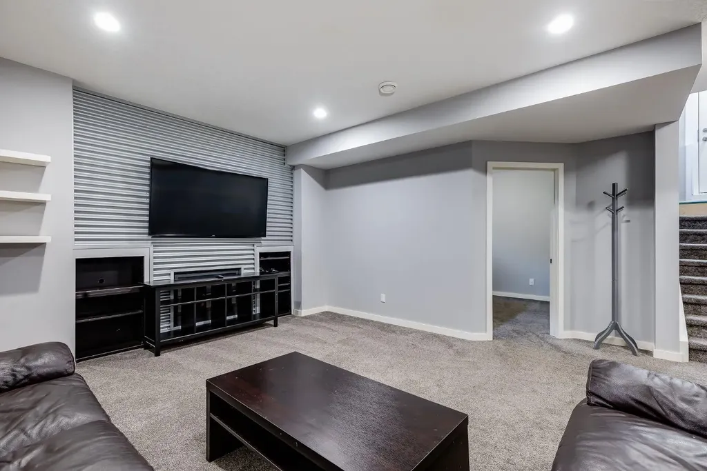 52 Cooperstown Place SW Airdrie AB T4B 3T5