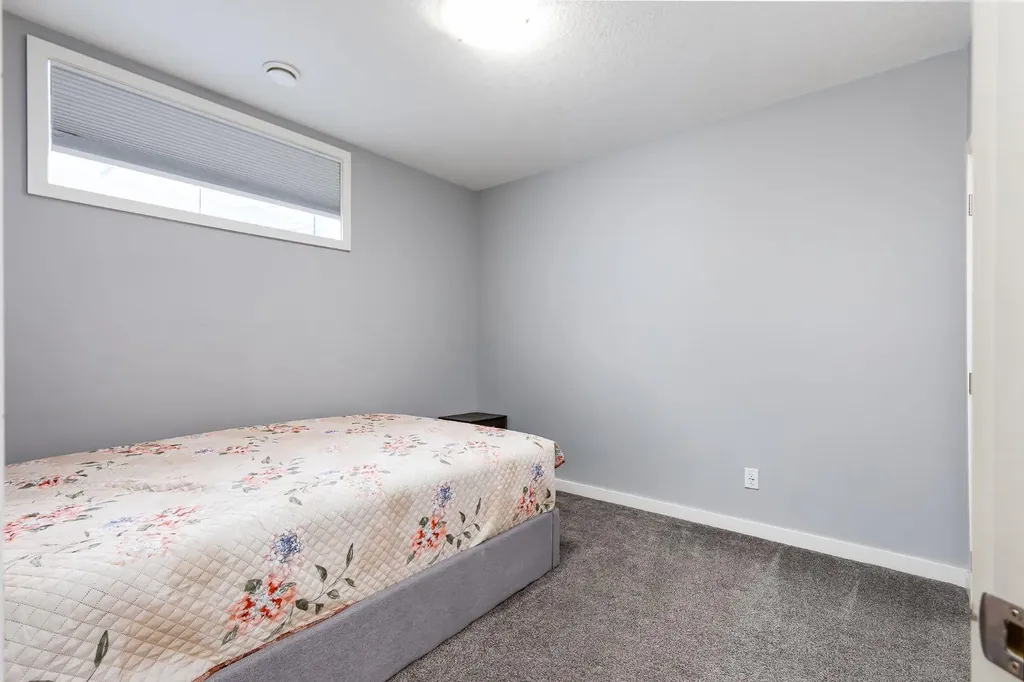 52 Cooperstown Place SW Airdrie AB T4B 3T5