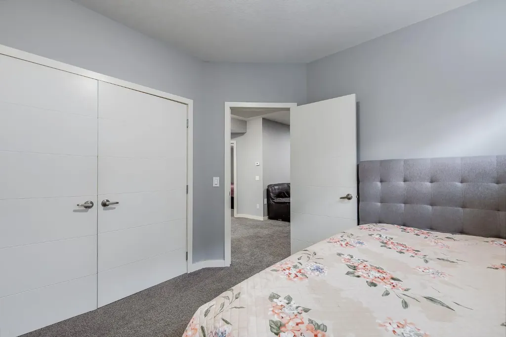 52 Cooperstown Place SW Airdrie AB T4B 3T5