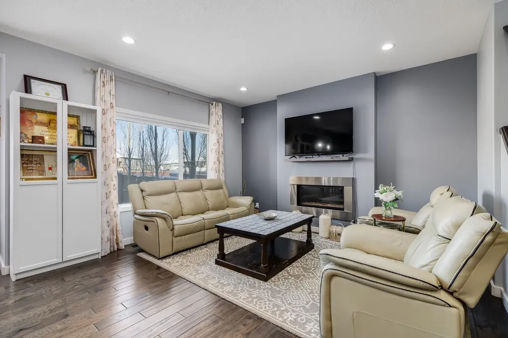 52 Cooperstown Place SW Airdrie AB T4B 3T5