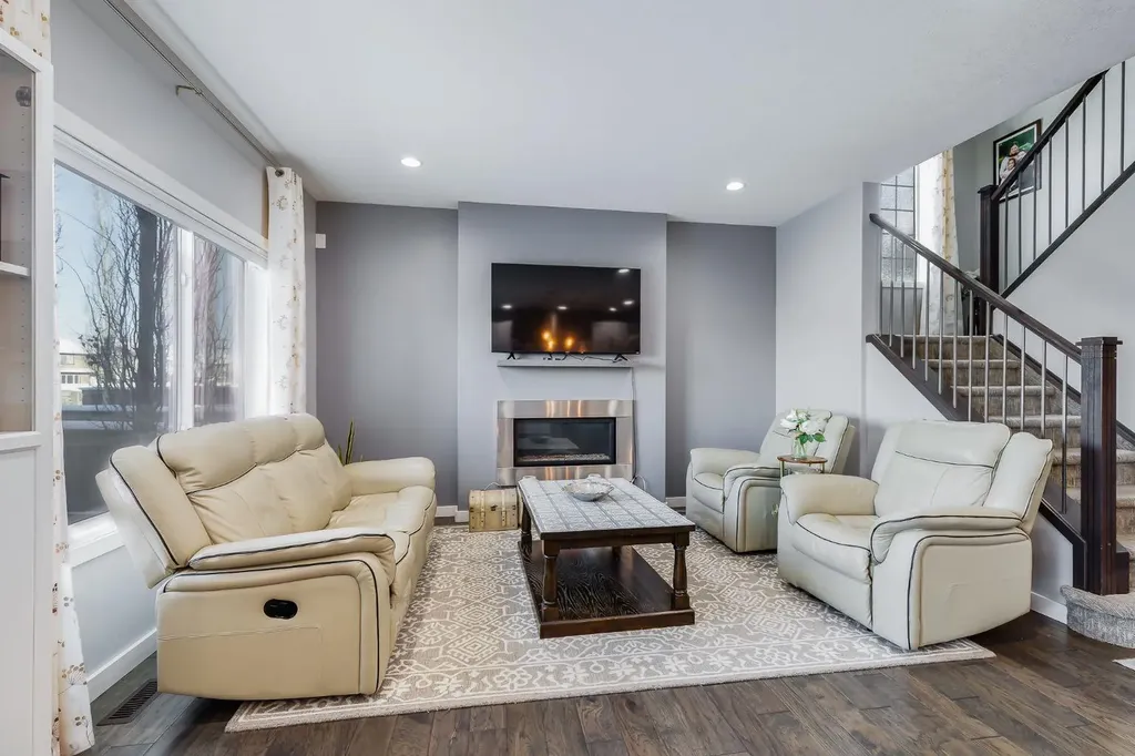 52 Cooperstown Place SW Airdrie AB T4B 3T5