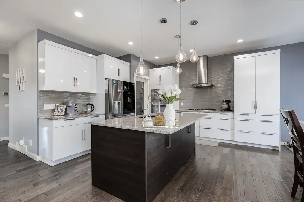 52 Cooperstown Place SW Airdrie AB T4B 3T5