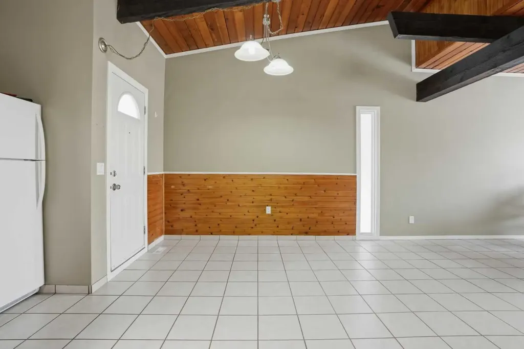 107 Pinemont Bay NE Calgary AB T1Y 2V7