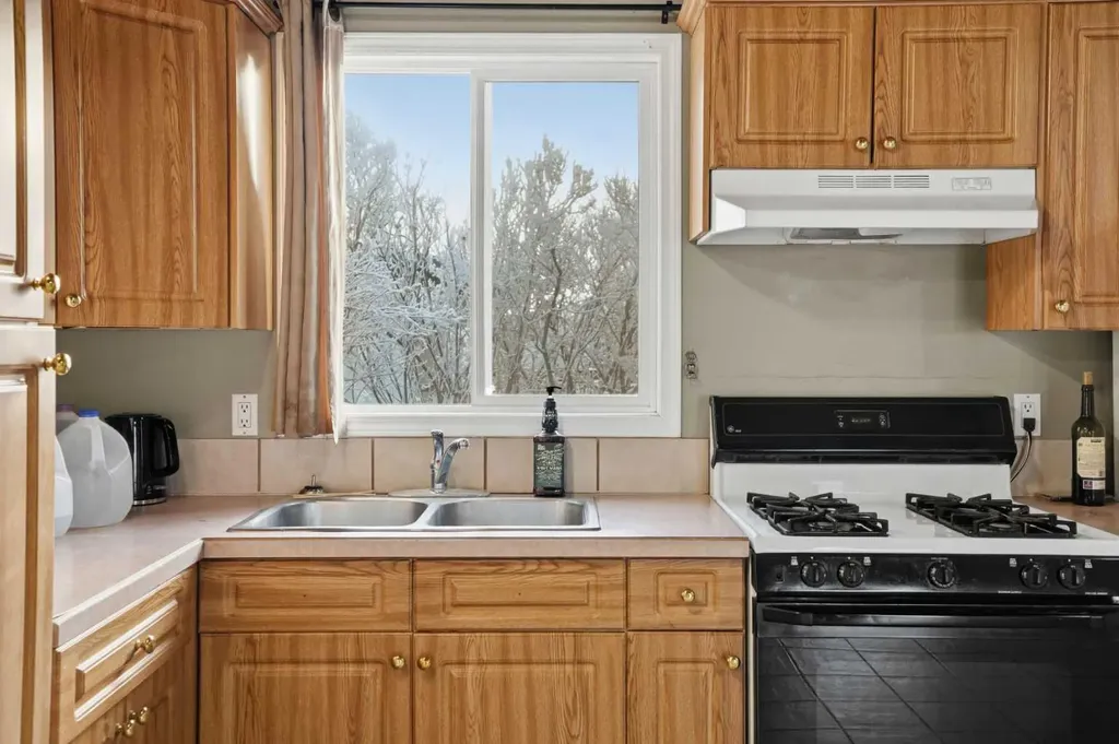 107 Pinemont Bay NE Calgary AB T1Y 2V7