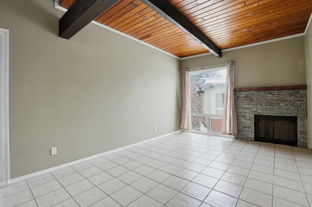 107 Pinemont Bay NE Calgary AB T1Y 2V7