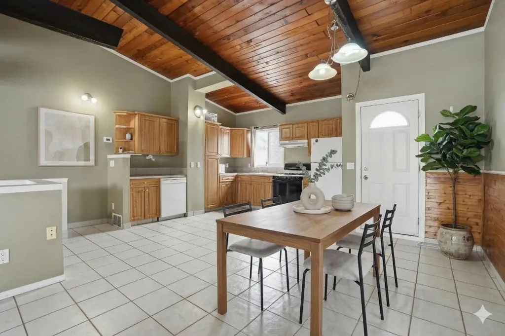 107 Pinemont Bay NE Calgary AB T1Y 2V7