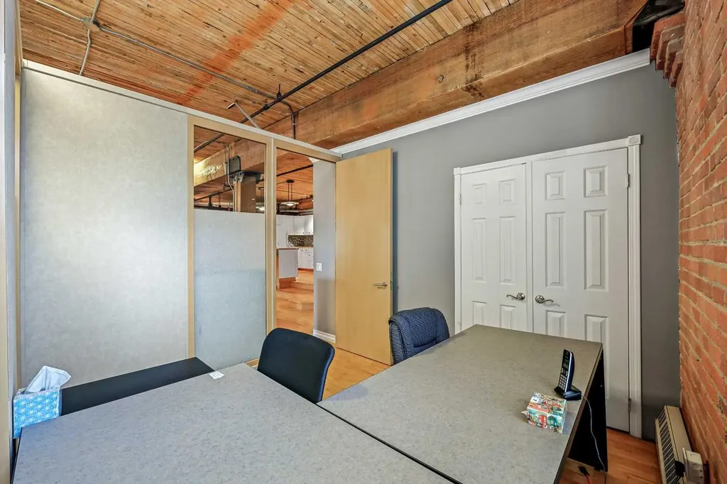 535 10 Avenue SW Calgary AB T2R 0A8