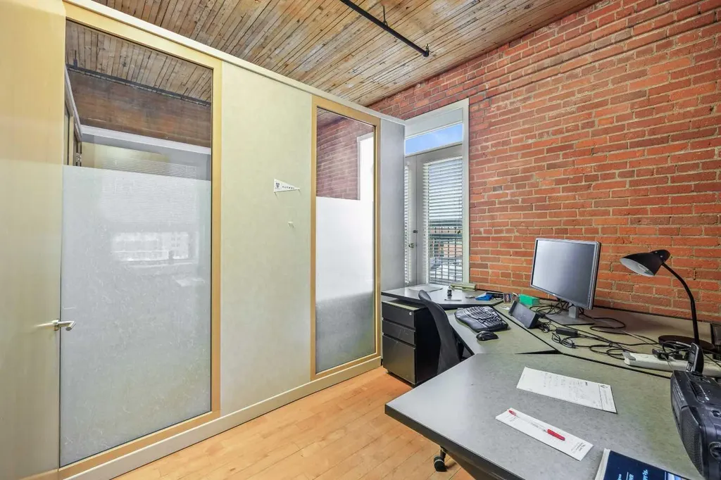 535 10 Avenue SW Calgary AB T2R 0A8