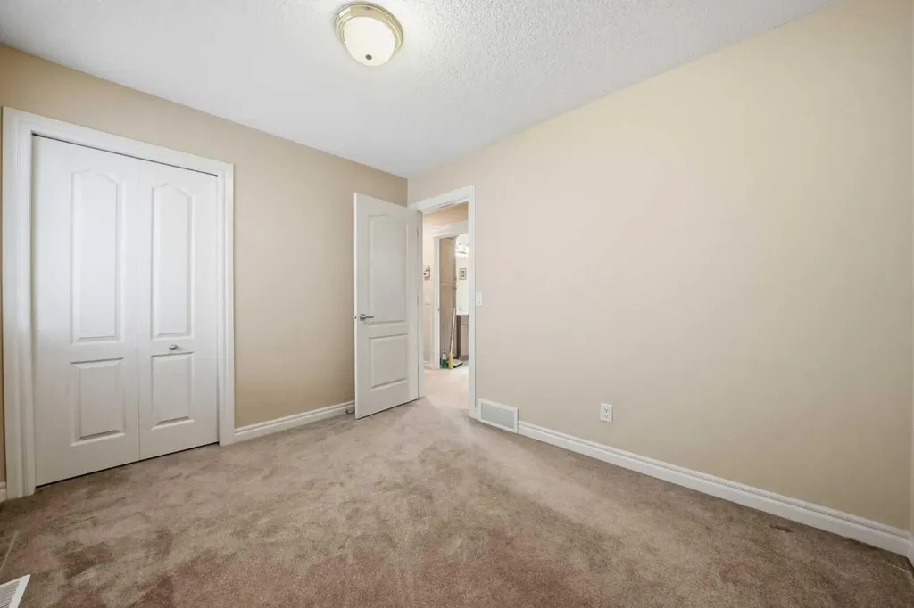 27 Saddleland Way NE Calgary AB T3J5K6