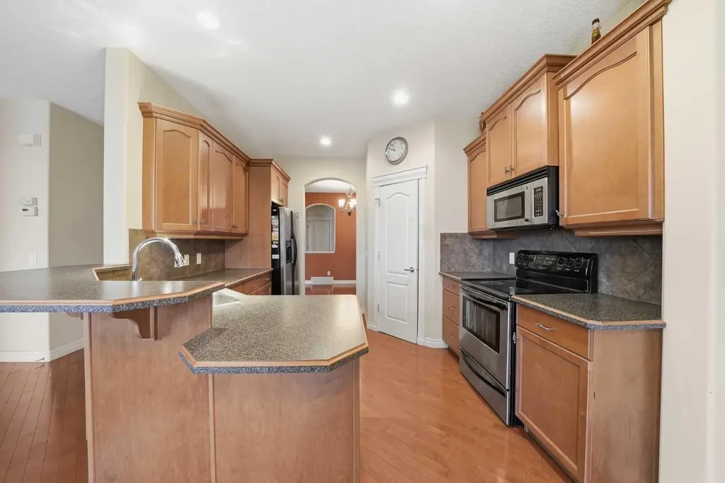 27 Saddleland Way NE Calgary AB T3J5K6