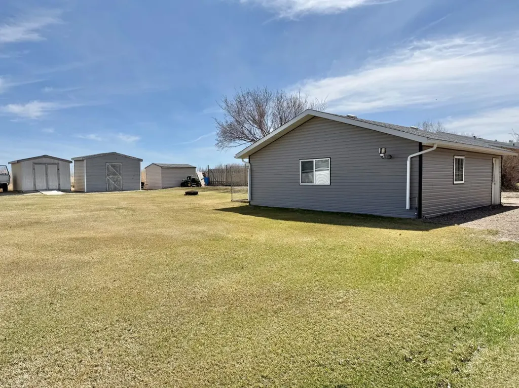 214 Blue Heron Road Rural Newell County Of AB T1R 0S1