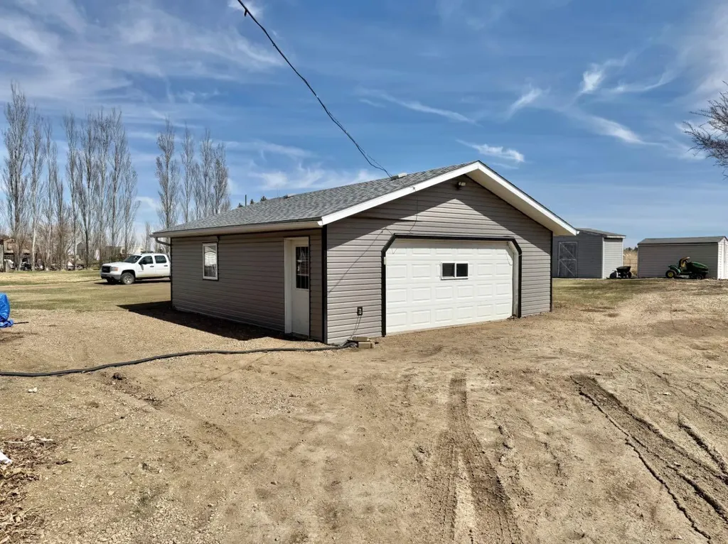 214 Blue Heron Road Rural Newell County Of AB T1R 0S1