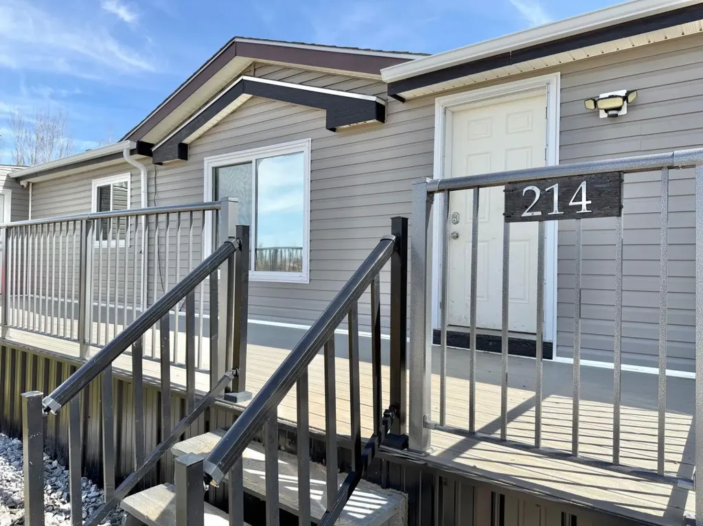 214 Blue Heron Road Rural Newell County Of AB T1R 0S1