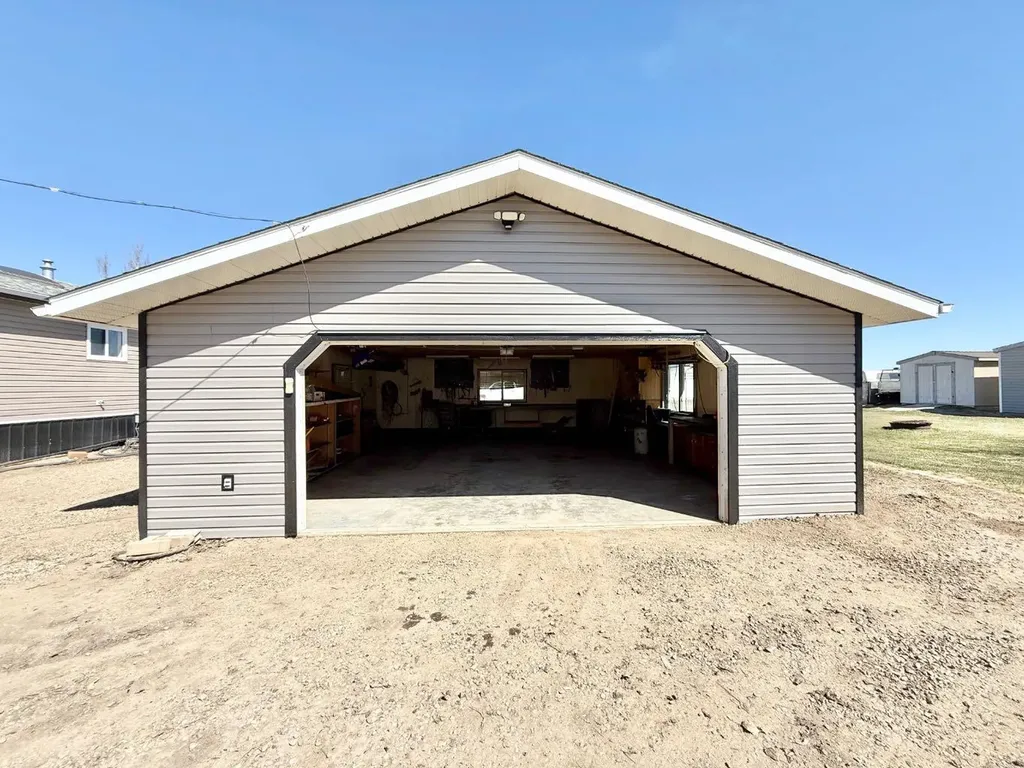 214 Blue Heron Road Rural Newell County Of AB T1R 0S1