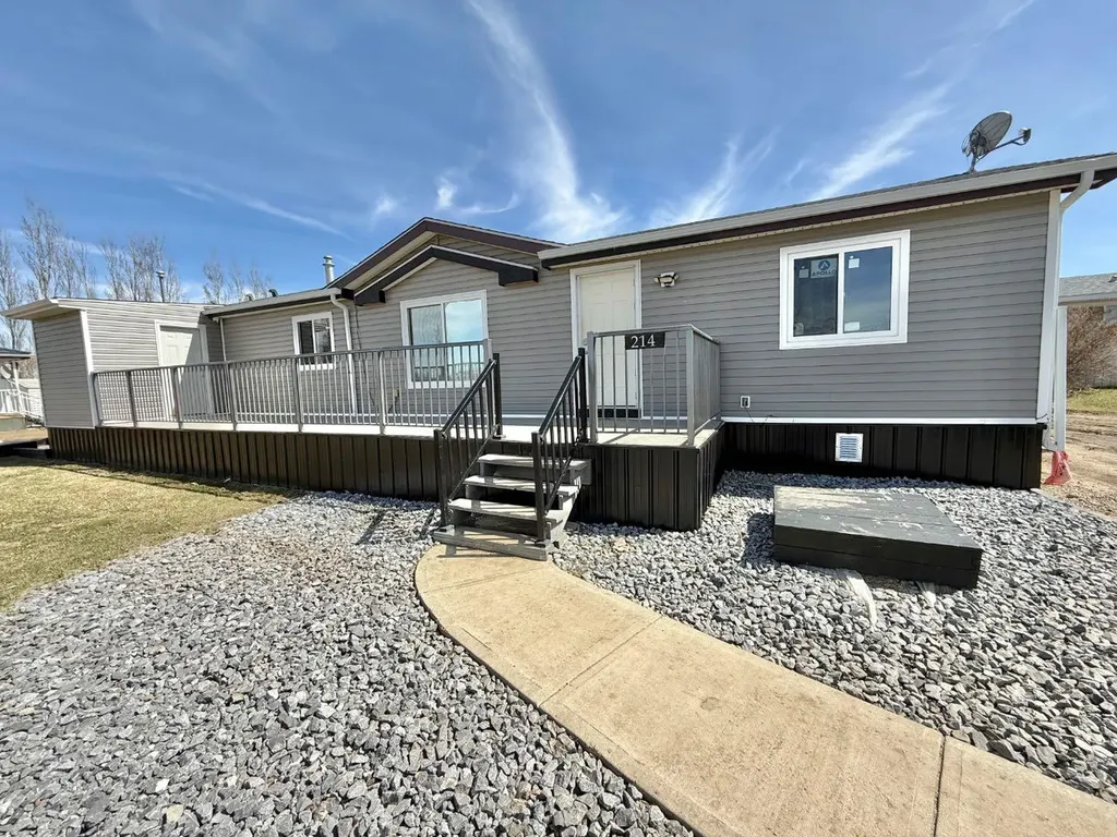 214 Blue Heron Road Rural Newell County Of AB T1R 0S1
