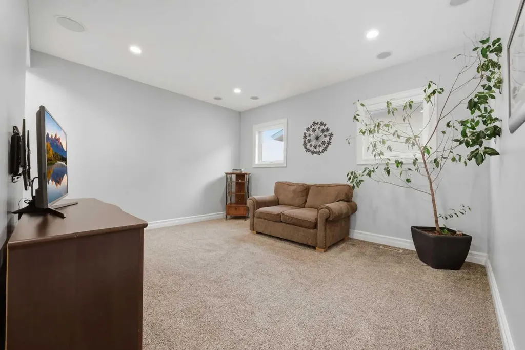 113 Cranarch Common SE Calgary AB T3M 1M1