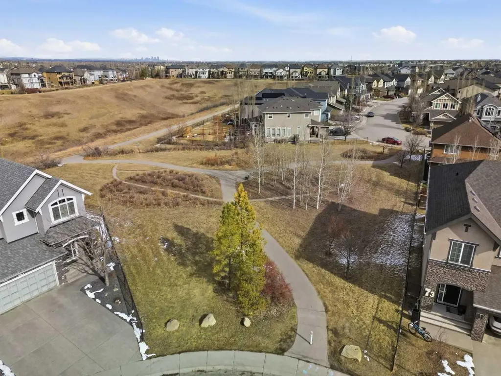 113 Cranarch Common SE Calgary AB T3M 1M1