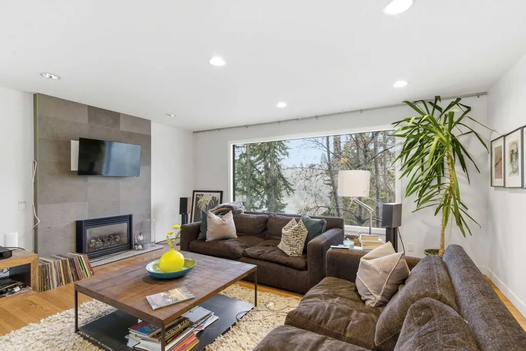 2910 Marquette Street SW Calgary AB T2T 3E3