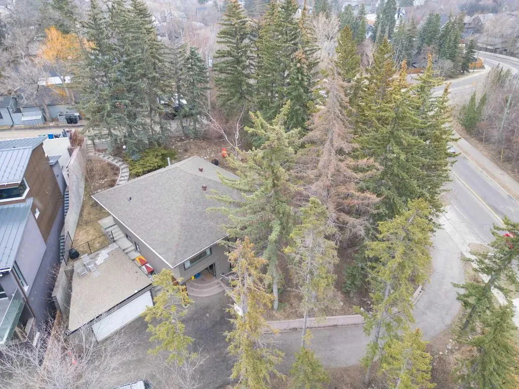 2910 Marquette Street SW Calgary AB T2T 3E3