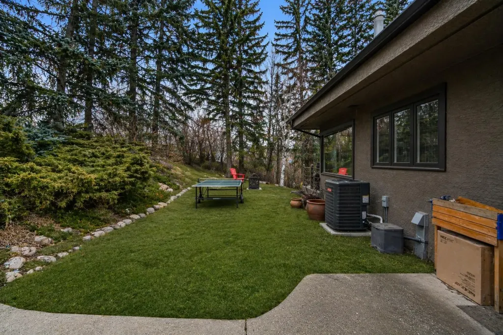2910 Marquette Street SW Calgary AB T2T 3E3