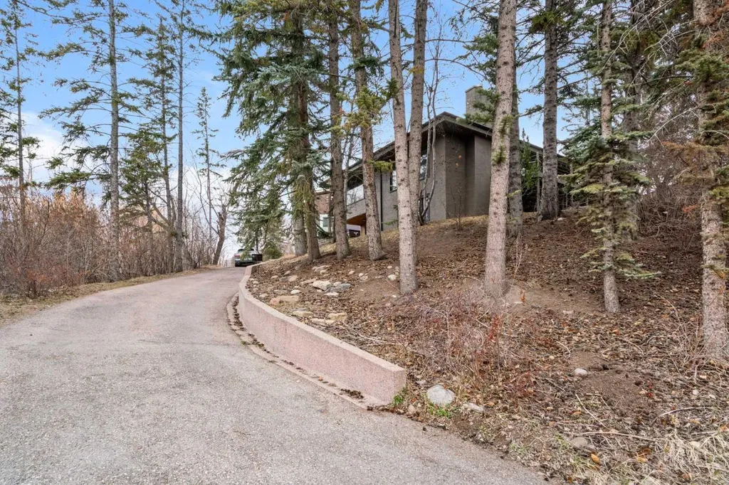 2910 Marquette Street SW Calgary AB T2T 3E3
