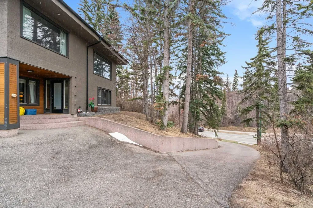 2910 Marquette Street SW Calgary AB T2T 3E3