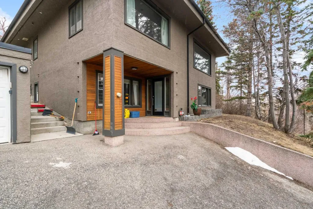 2910 Marquette Street SW Calgary AB T2T 3E3