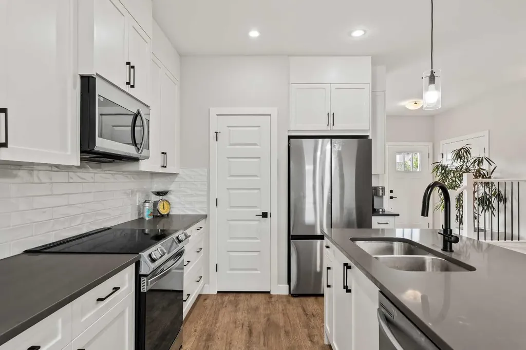 182 River Heights Drive Cochrane AB T4C 2V1