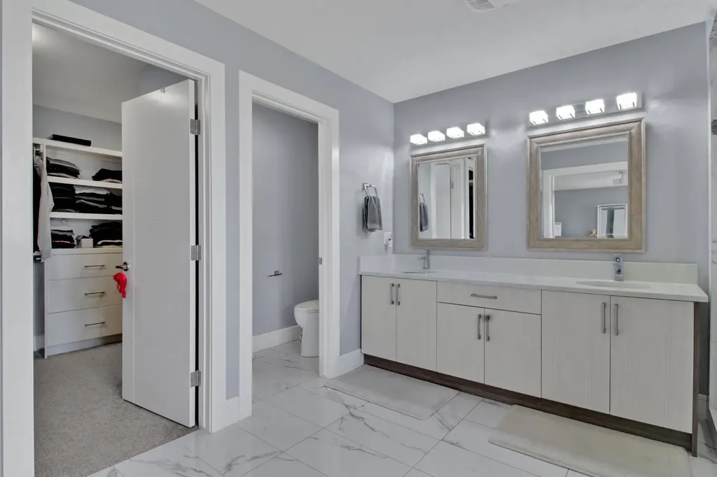 302 Kinniburgh Road Chestermere AB T1X0Y6
