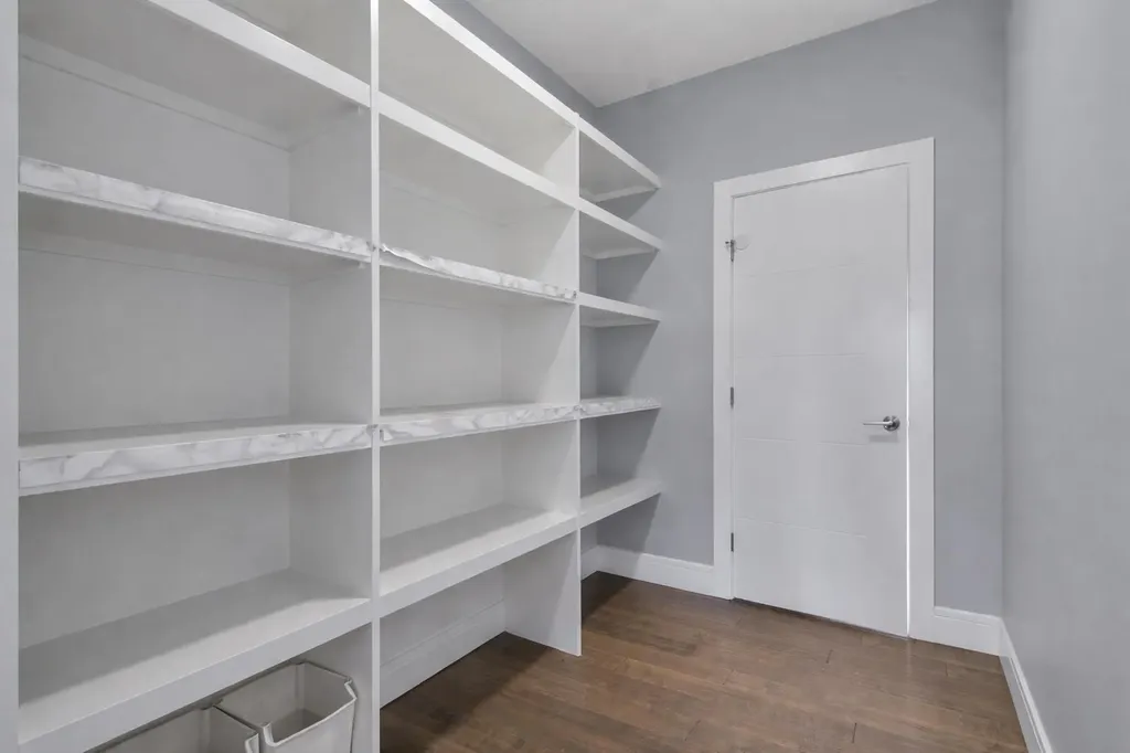 302 Kinniburgh Road Chestermere AB T1X0Y6