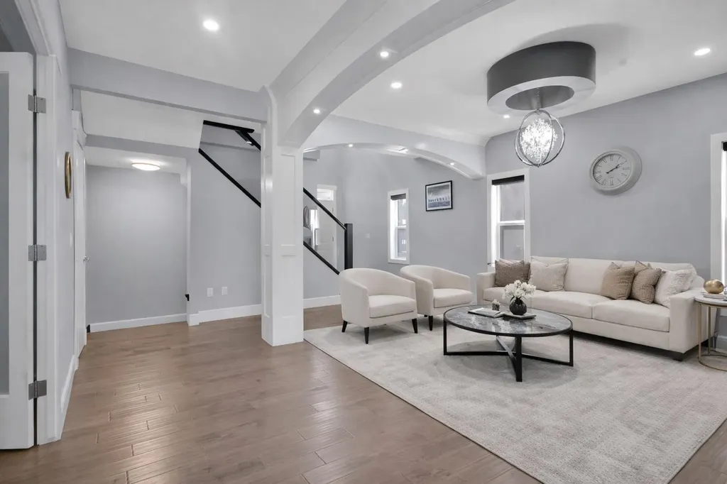 302 Kinniburgh Road Chestermere AB T1X0Y6
