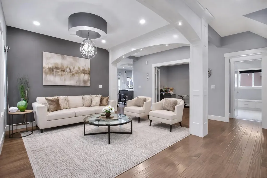 302 Kinniburgh Road Chestermere AB T1X0Y6