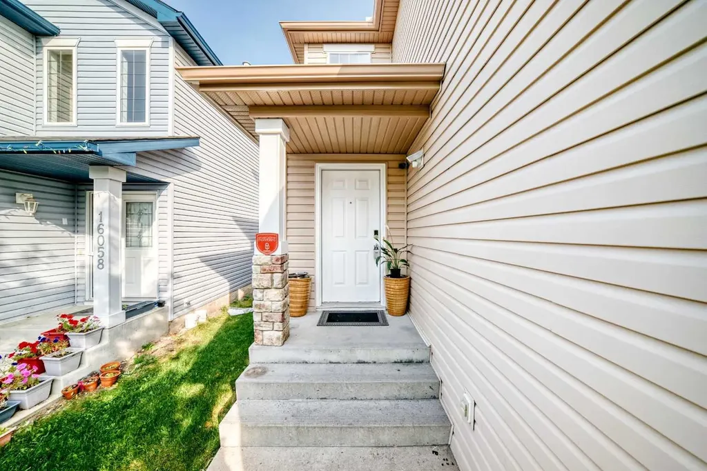 16062 Everstone Road SW Calgary AB T2Y 4J7