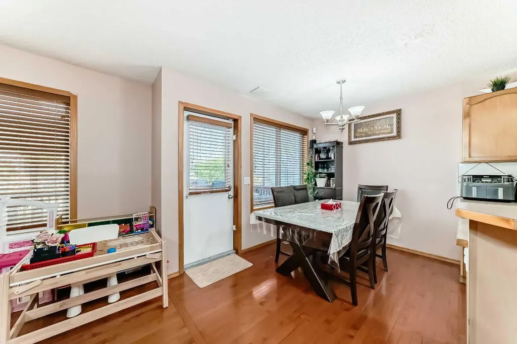 16062 Everstone Road SW Calgary AB T2Y 4J7