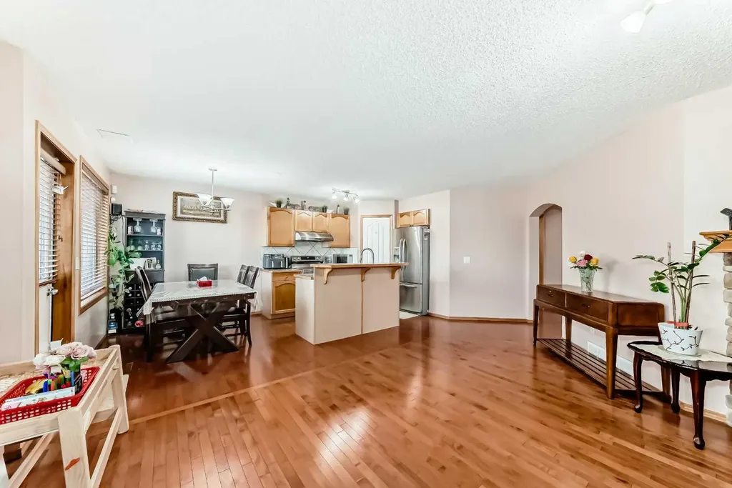 16062 Everstone Road SW Calgary AB T2Y 4J7