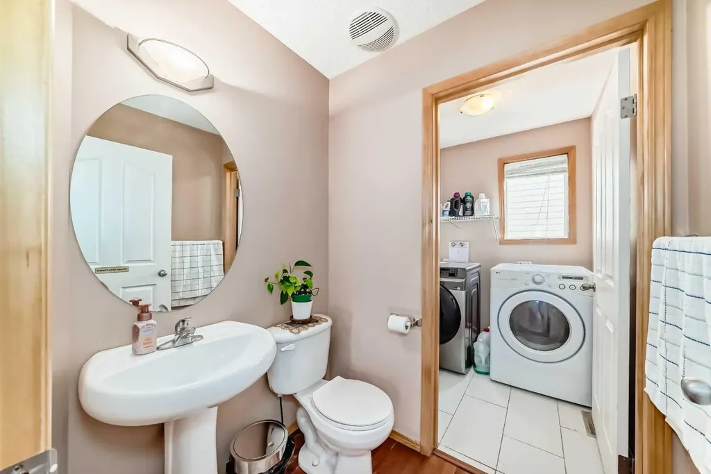 16062 Everstone Road SW Calgary AB T2Y 4J7