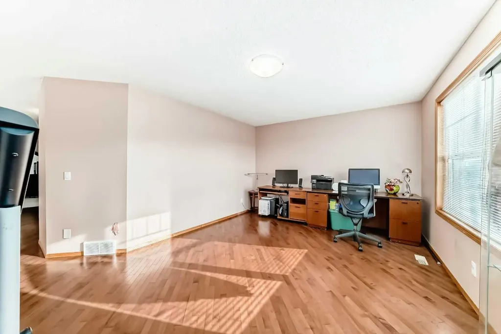 16062 Everstone Road SW Calgary AB T2Y 4J7