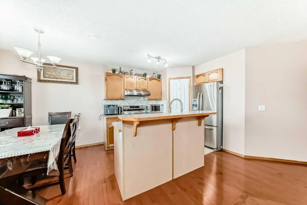 16062 Everstone Road SW Calgary AB T2Y 4J7