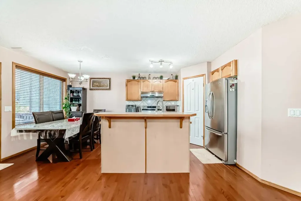 16062 Everstone Road SW Calgary AB T2Y 4J7