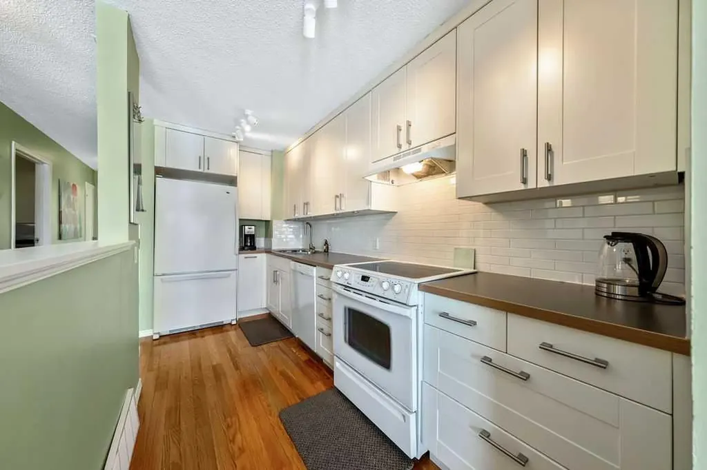 50 Cedarwood Rise SW Calgary AB T2W3H9