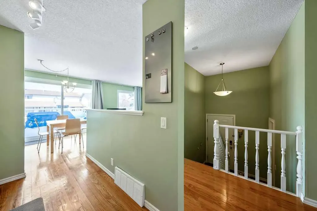 50 Cedarwood Rise SW Calgary AB T2W3H9
