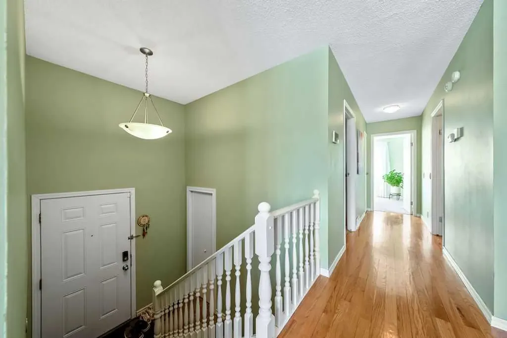 50 Cedarwood Rise SW Calgary AB T2W3H9