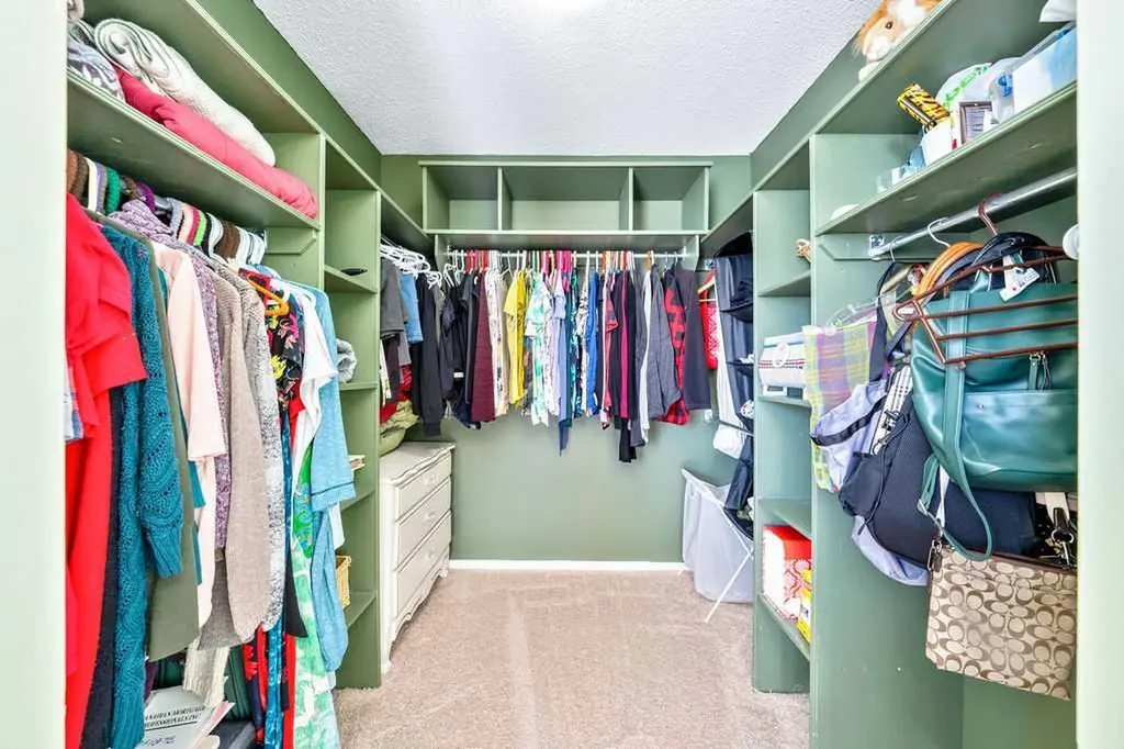 50 Cedarwood Rise SW Calgary AB T2W3H9