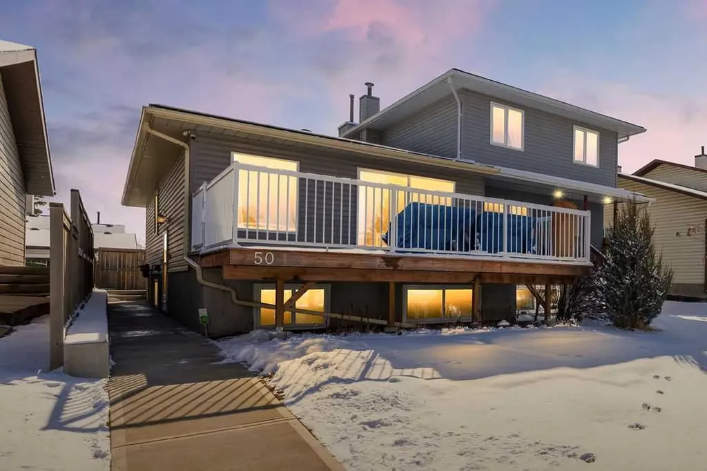 50 Cedarwood Rise SW Calgary AB T2W3H9
