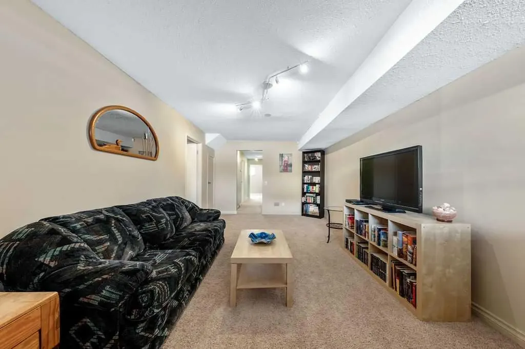 50 Cedarwood Rise SW Calgary AB T2W3H9