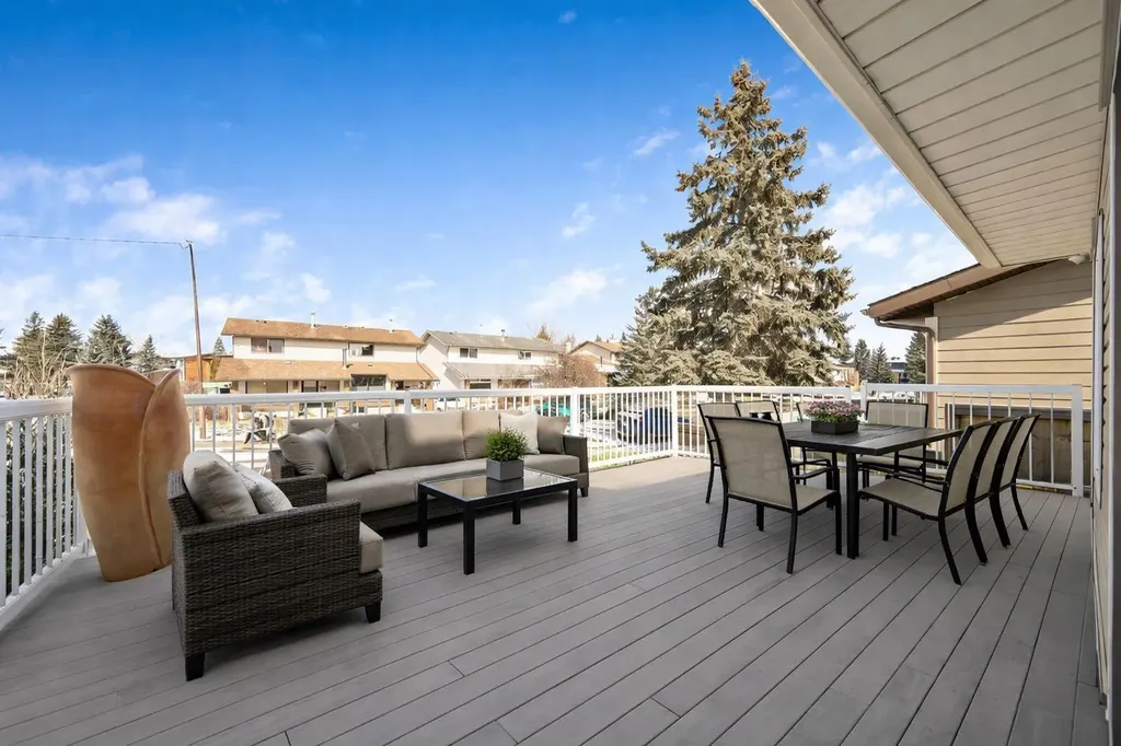 50 Cedarwood Rise SW Calgary AB T2W3H9