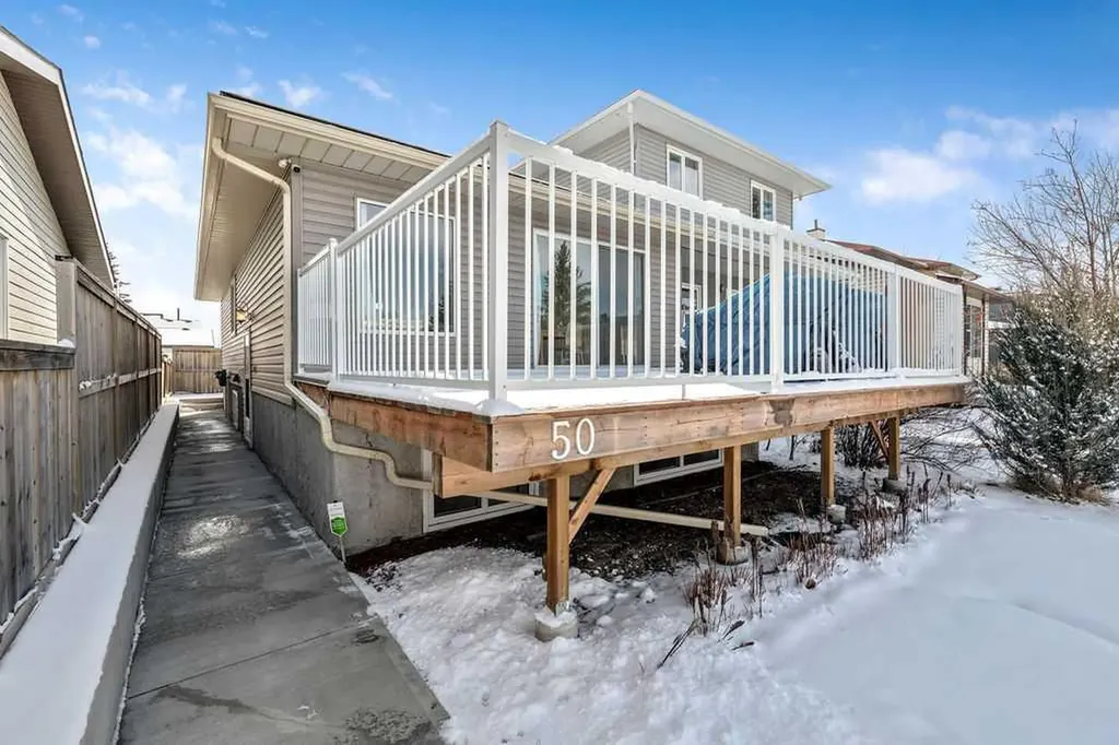 50 Cedarwood Rise SW Calgary AB T2W3H9
