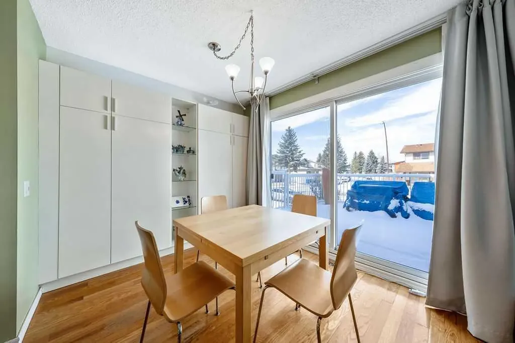 50 Cedarwood Rise SW Calgary AB T2W3H9